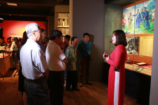 First print of “Duong Kach menh” displayed in Hanoi