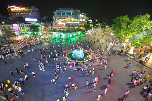 Hanoi opens two more pedestrian streets