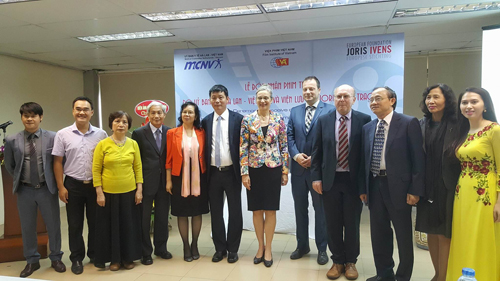 Vietnam receives 33 valuable documentaries from Netherlands