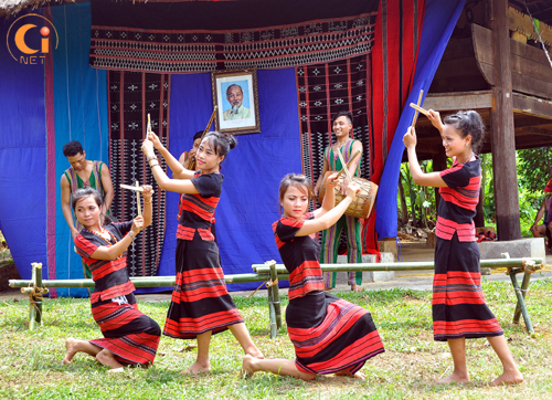 Cultural dissemination team serving ethnic people in Dak Lak province