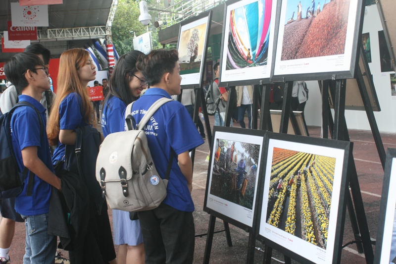 Photo exhibition on Vietnamese heritages in Ho Chi Minh city