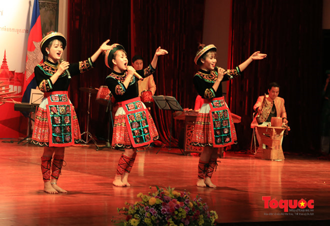 7th Vietnam Cultural Week in Cambodia opens