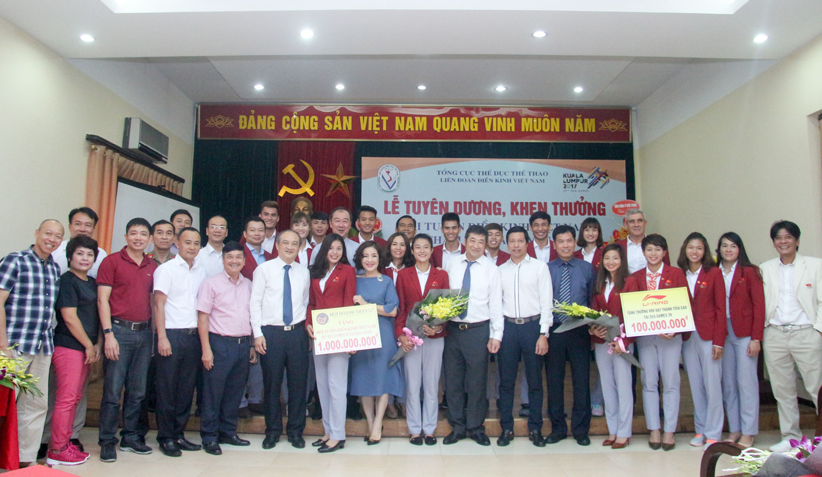 Vietnam national athletics squad enjoys VND1 1 billion bonus
