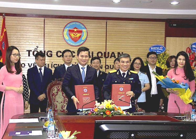 Banks and customs associate to implement online tax payment
