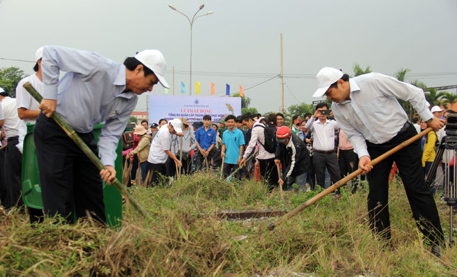 Da Nang leaders ensure clean city to welcome APEC