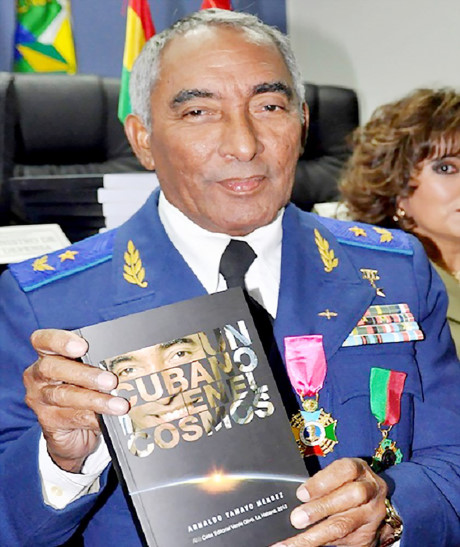 UNESCO grants order to ArnaldoTamayo Mendez