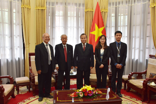 Overseas Vietnamese are welcomed to visit homeland