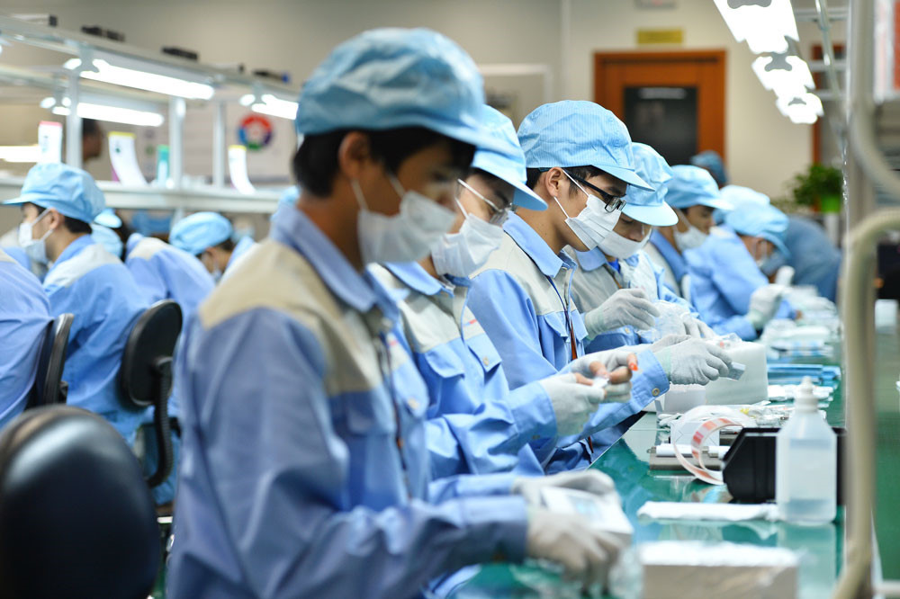 Vietnam absorbs over USD1 billion trade surplus in 10 months