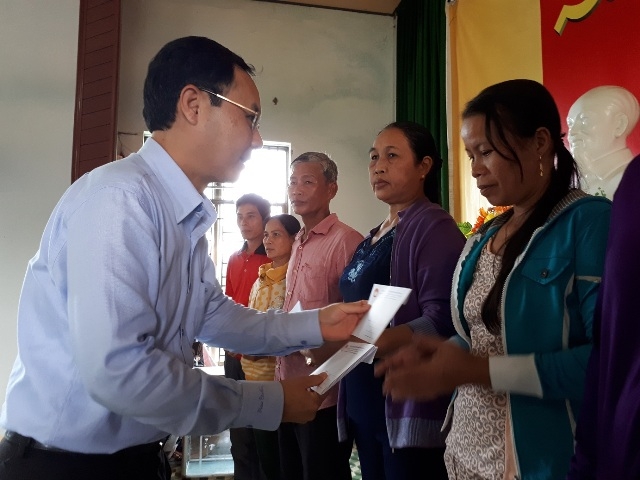 Ho Chi Minh city joins hands with storm hit localities
