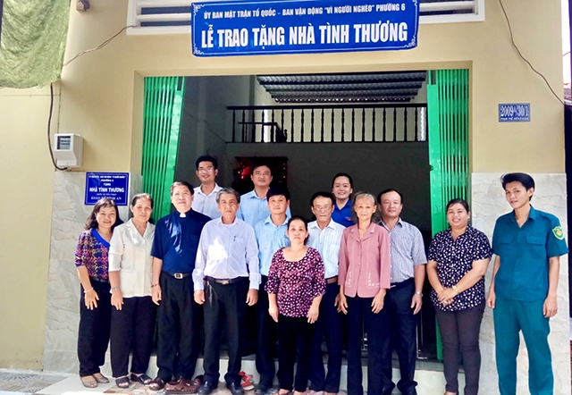 Ho Chi Minh city gives cares for the poor