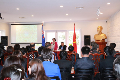 Overseas Vietnamese in Australia support poor students in mountainous regions and islands