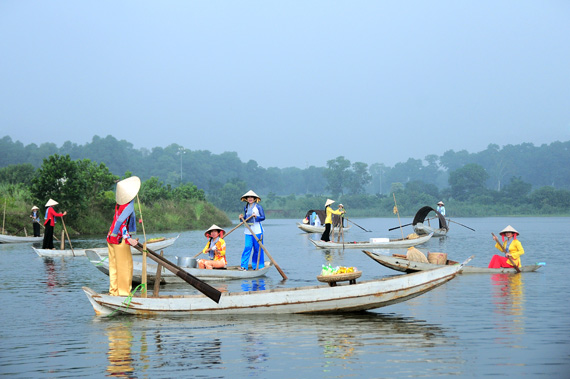 Cai Rang floating market to be recreated in Hanoi