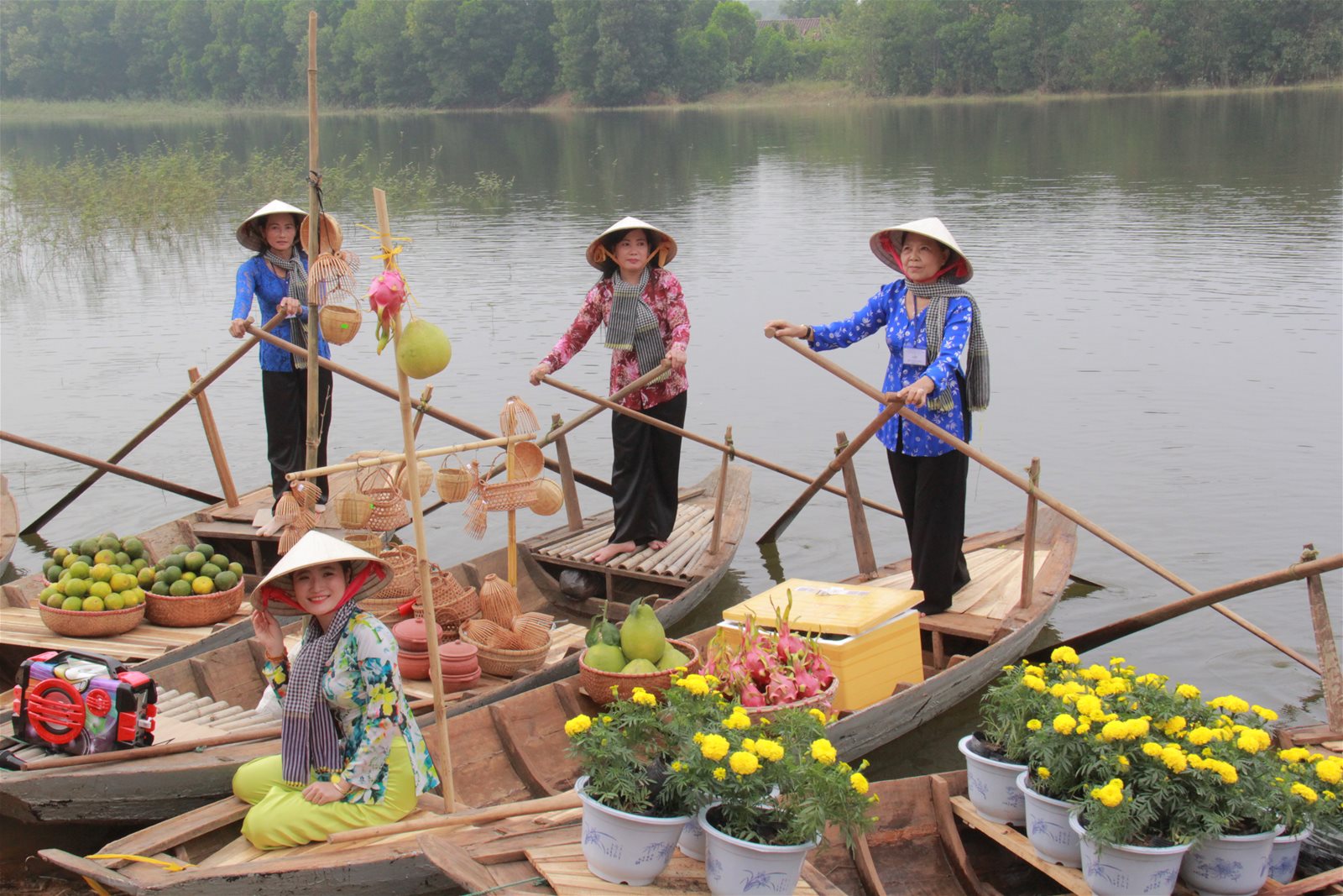 Cai Rang floating market recreated in Hanoi