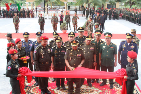 Cambodian army inaugurates construction work funded by Vietnam