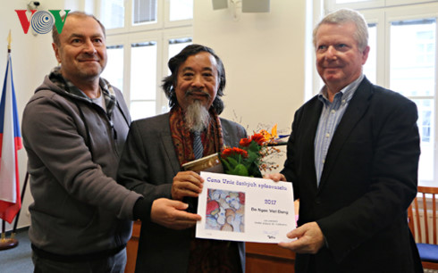 Vietnamese translator honoured by Czech Writers’ Association