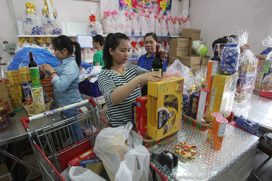 Nearly VND18 trillion to stockpile goods for Tet in southern hub