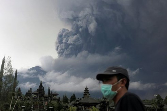 Vietnamese citizens warned to avoid Bali due to activity of Agung Volcano