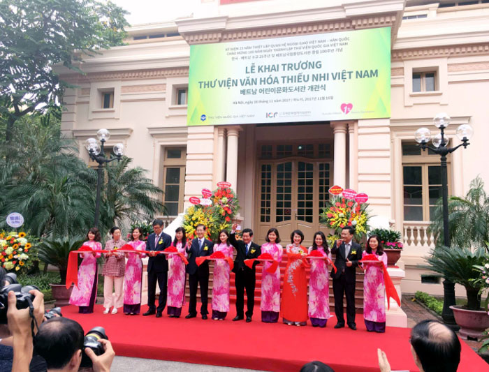 Nation’s first international-standard library complex opens in Hanoi