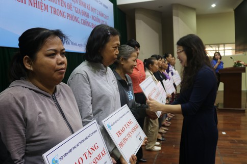 Poor women in Ho Chi Minh City presented 40 means of livelihoods