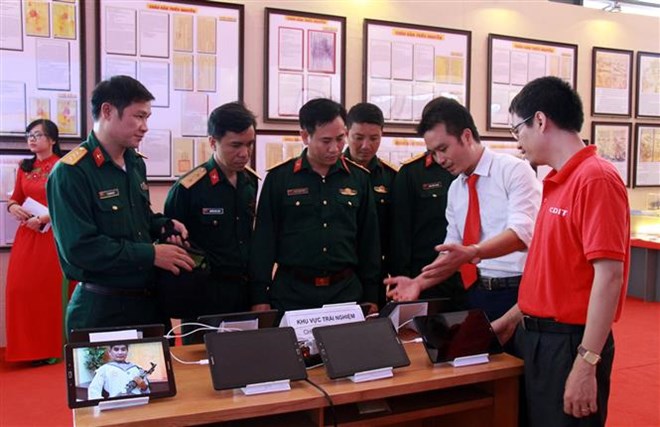 Phu Tho hosts exhibition on Hoang Sa, Truong Sa