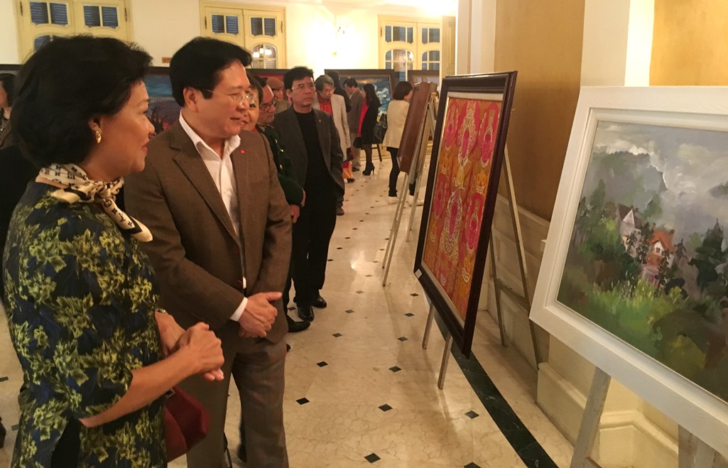 Exhibition on outstanding artistic works in 2015-2016 opens