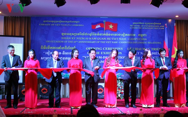 Exhibition on Vietnam - Cambodia relations in Phnom Penh