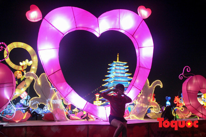 Lantern and light festival in Ho Chi Minh city