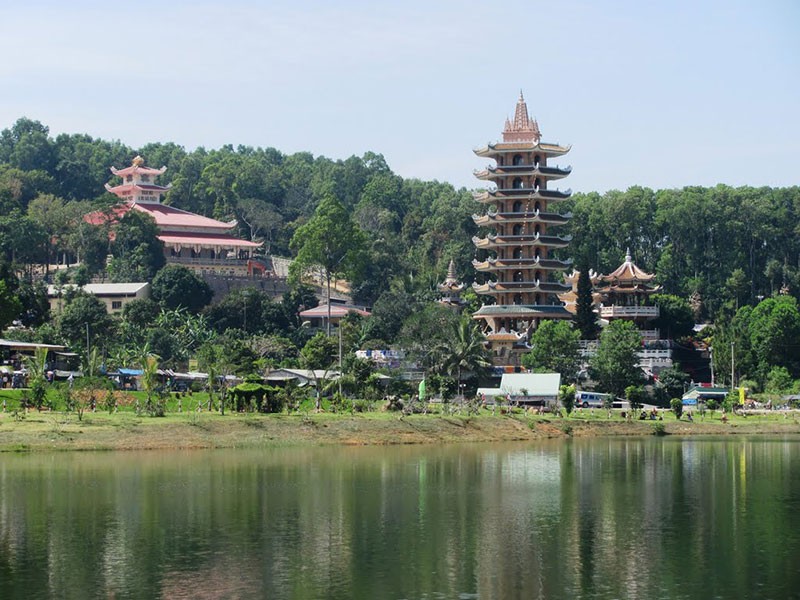 Sam Mountain National Tourism Area to become unique tourism centre by 2030