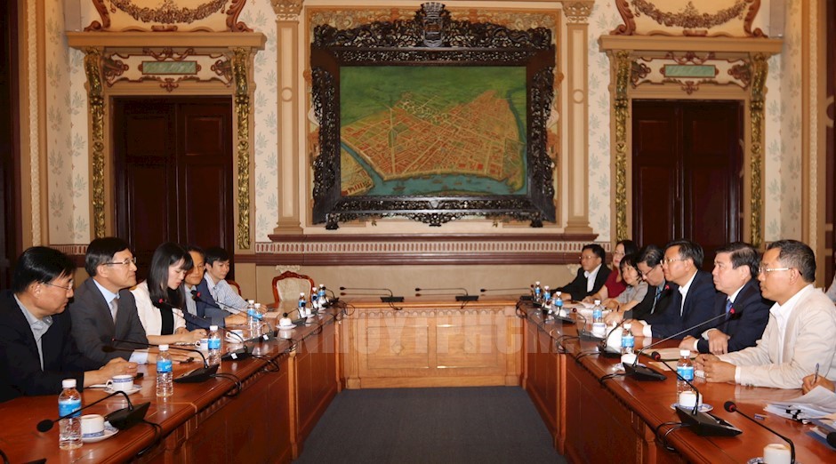 Ho Chi Minh city creates favourable conditions for Samsung to operate effectively