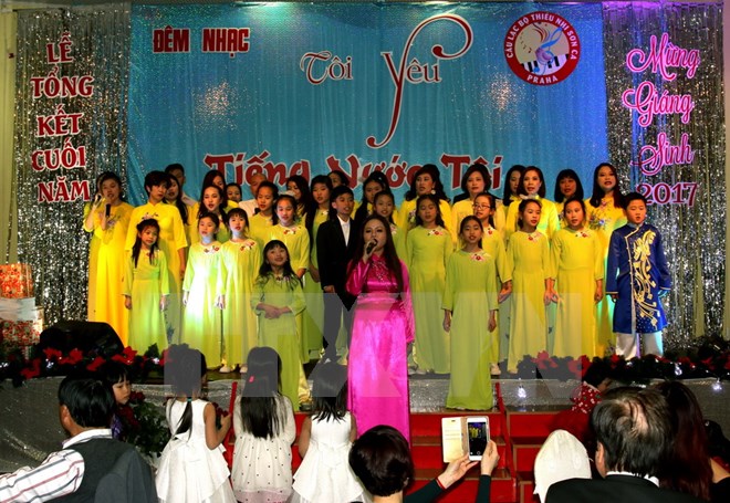 Vietnamese children’s music night honours mother tongue in Czech Republic
