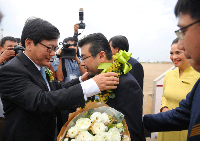 Vietnam Airlines welcomes 200 millionth passenger