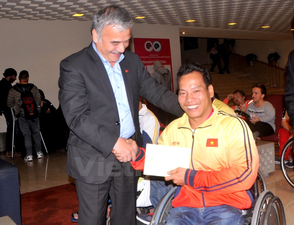 Vietnamese weightlifter breaks world record at World Para Championship