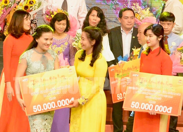 Over VND11 billion in support of farmers