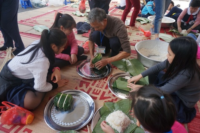 Children enjoy hands-on activities related to lunar New Year