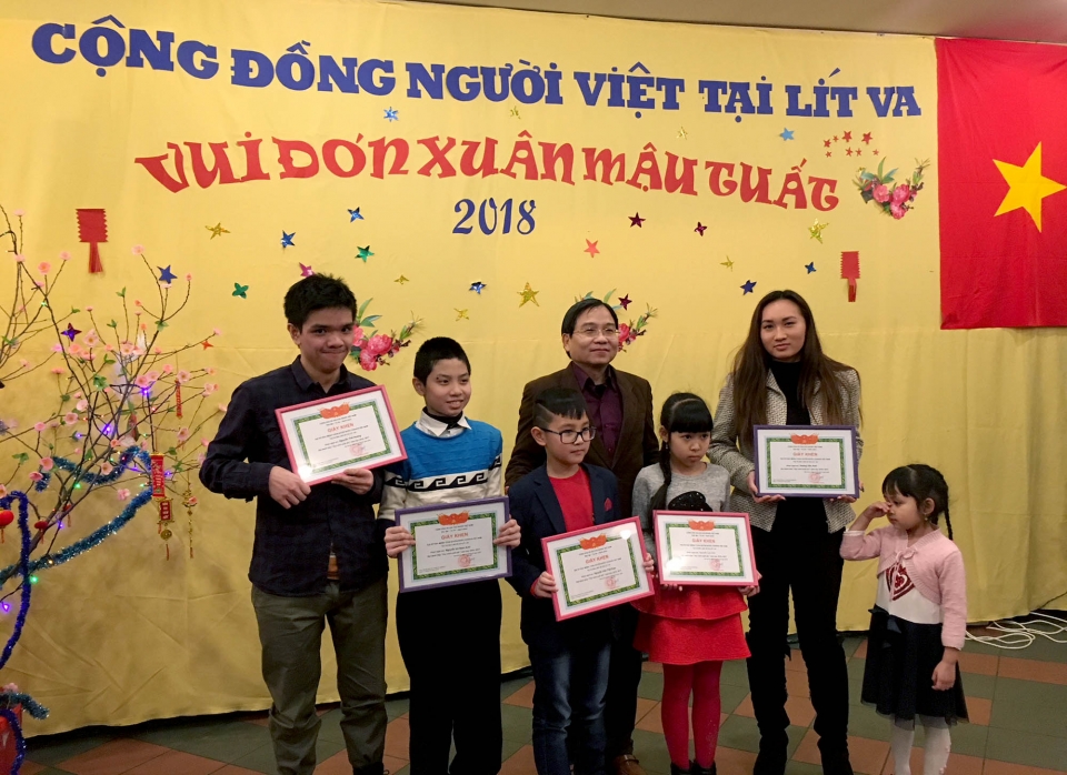 Overseas Vietnamese in Lithuania welcome Lunar New Year of Dog