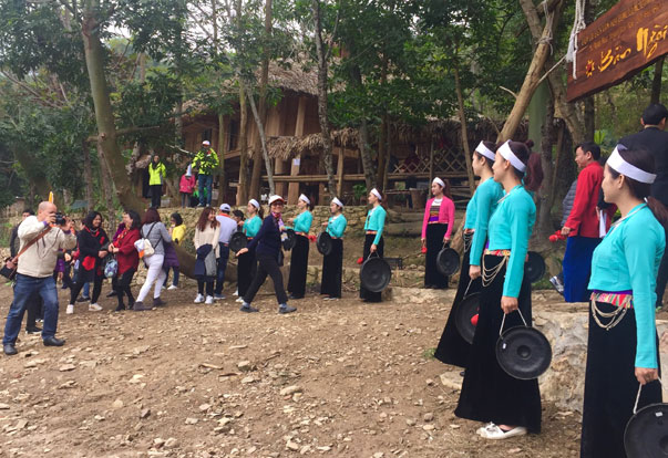 Spiritual tour by cruise ship launched in Hoa Binh