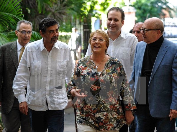 Chilean President Michelle Bachelet visits Cuba