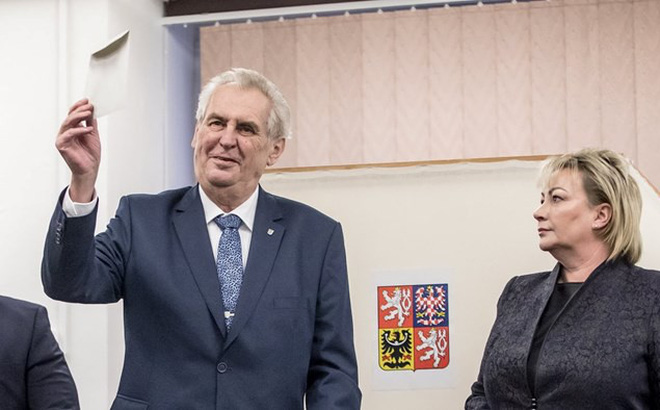 Milos Zeman wins first round of Czech presidential election
