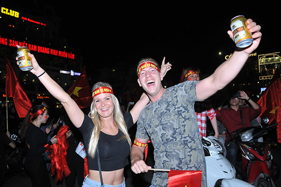 Foreigners share happiness with U23 Vietnam squad’s victory