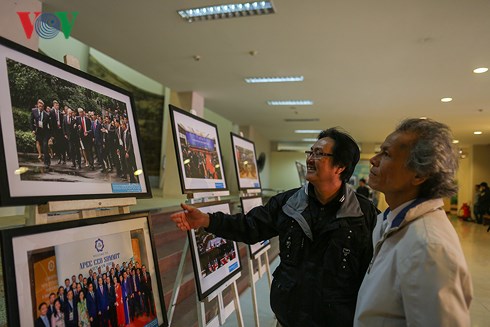 Photo exhibition on APEC Year 2017 in central Da Nang city