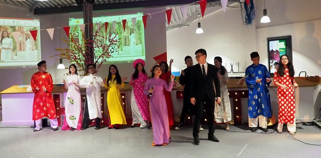 Early Tet for Vietnamese students in UK