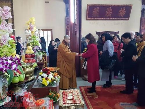 Overseas Vietnamese in France keep Tet traditions alive