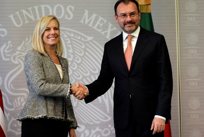 Mexico, US sign accords on customs, border cooperation