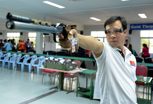 Hoang Xuan Vinh still ranks second in 10m air pistol shooting worldwide