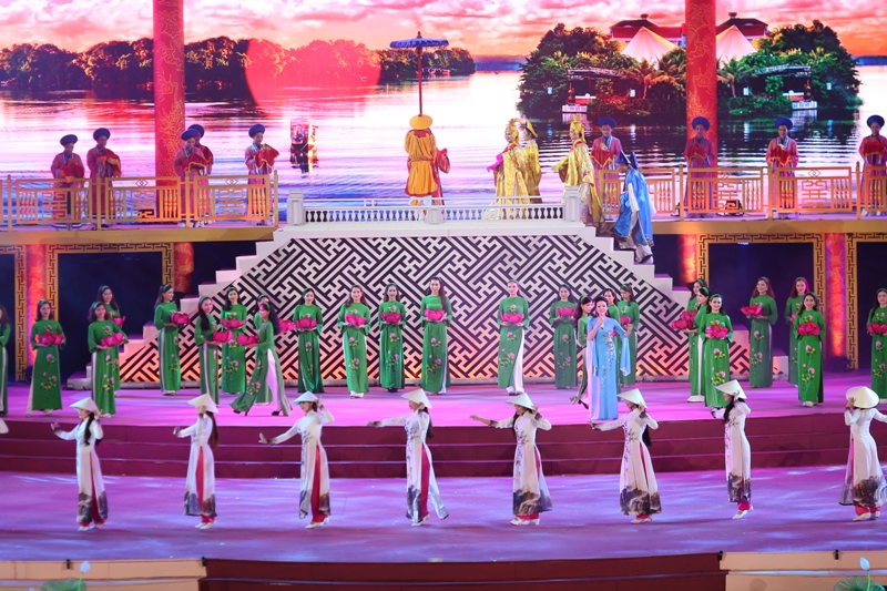 Hue Festival 2018 is a show place for superb traditional and contemporary art genres