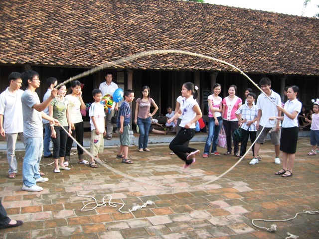 Diverse activities at Vietnam Museum of Ethnology on April 30th and May Day