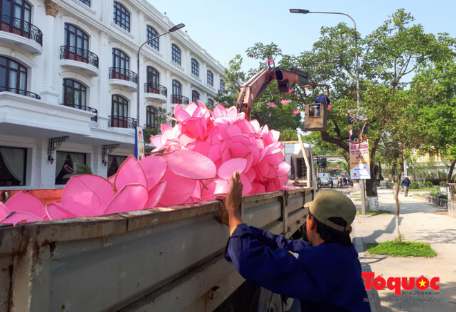 Hue city wears “new coat” to welcome festival