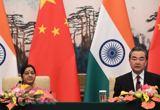 Indian External Affairs Minister Sushma Swaraj meets Chinese counterpart