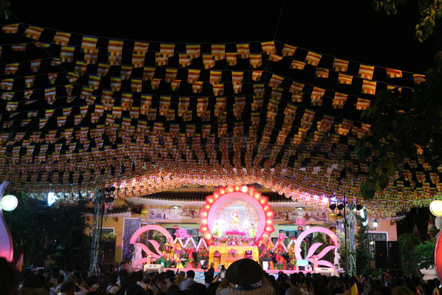Sparkling Hoi An city on Buddha s birthday celebration