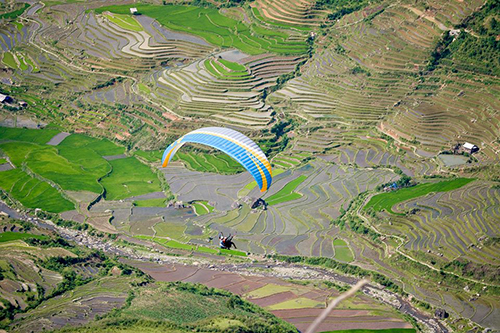 Paragliding festival kicks off in Mu Cang Chai